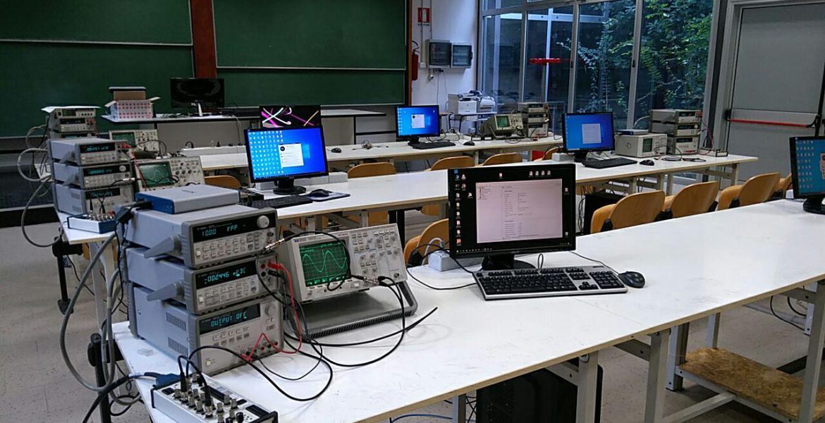 Laboratorio Misure Elettriche ed Elettroniche strumentazione di misura controllata da remoto