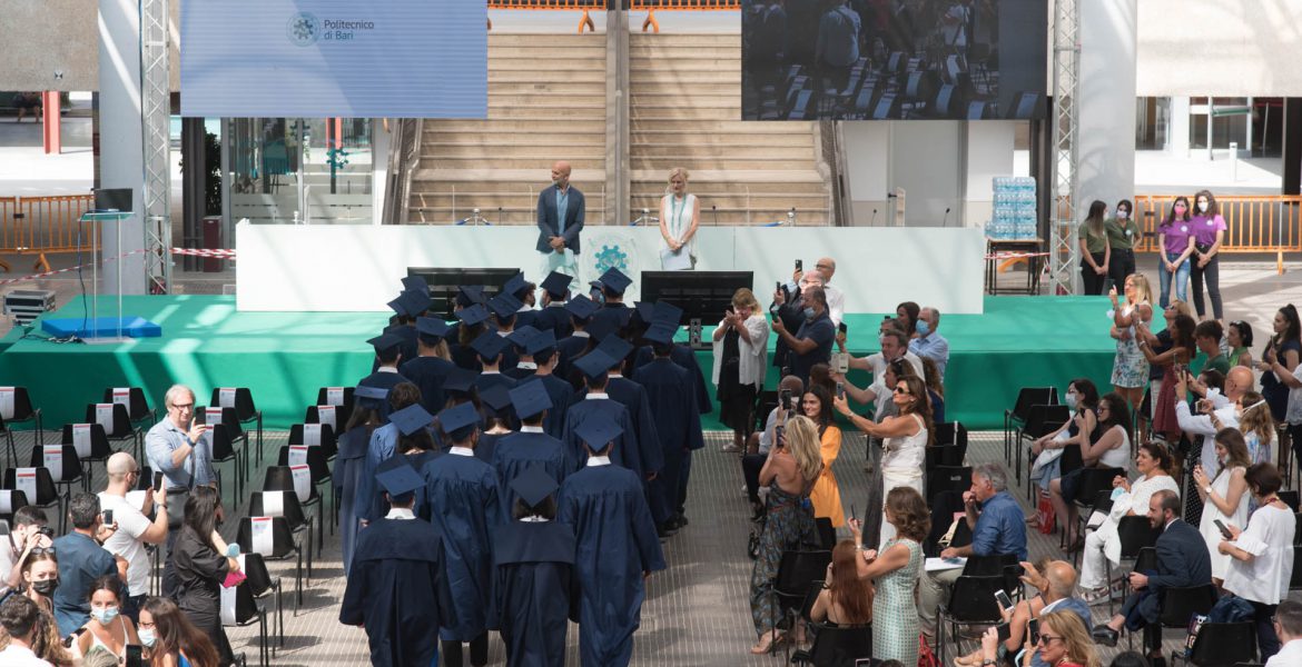 Seduta di laurea nel Campus Poliba