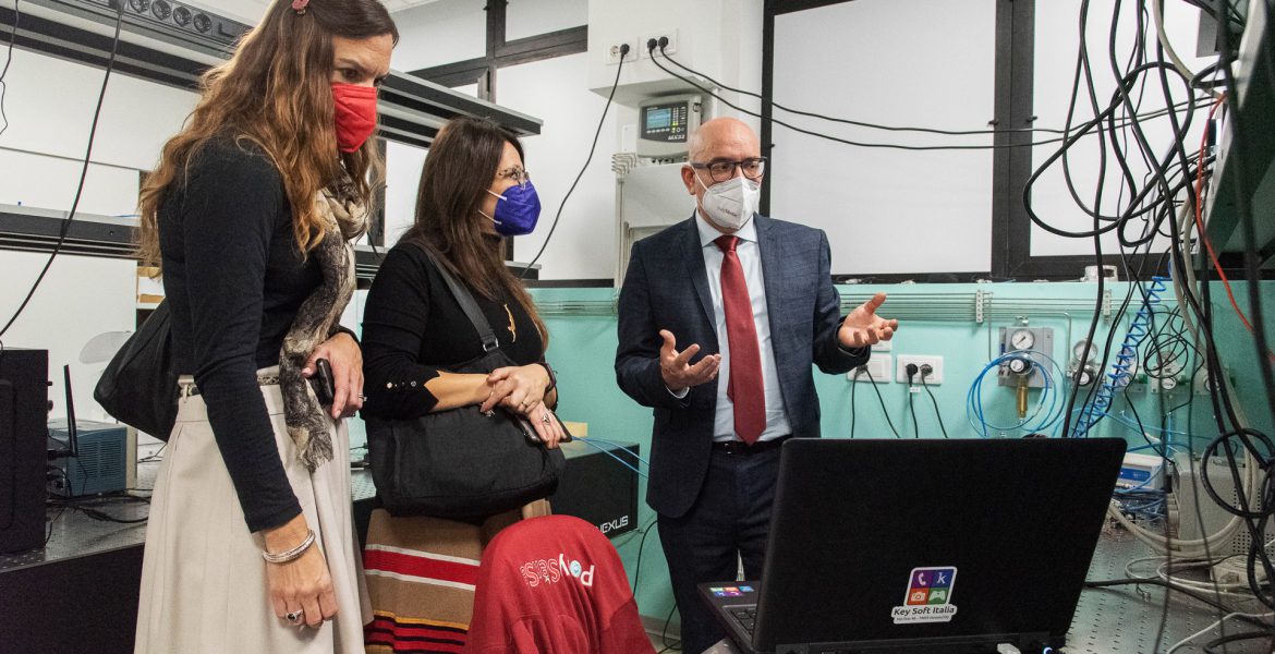 Visita console Americano nel laboratorio PolySense