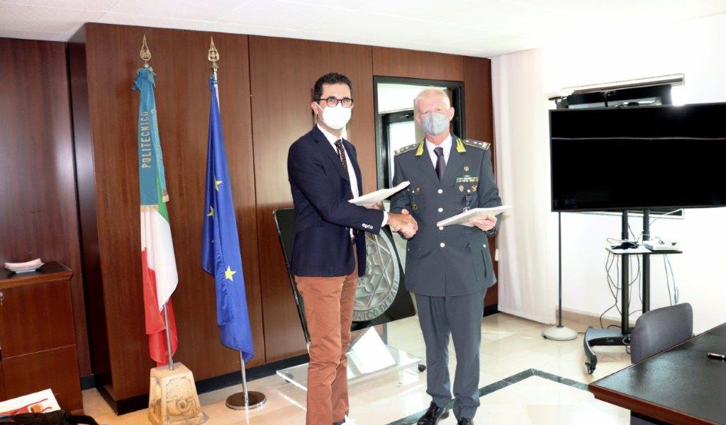 Il Rettore, Francesco Cupertino con il Gen. Francesco Mattana