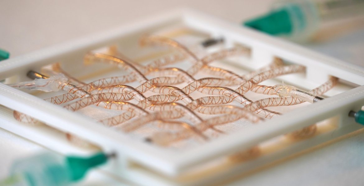 FIBER PUMPS FOR WEARABLE FLUIDIC SYSTEMS