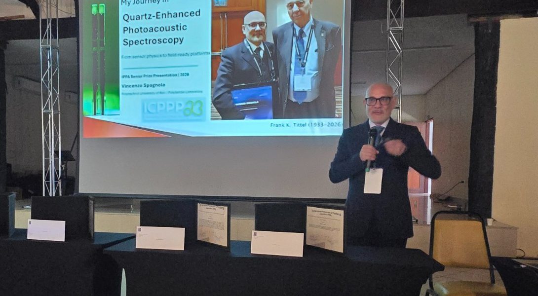 Un momento della presentazione del prof. Vincenzo Spagnolo